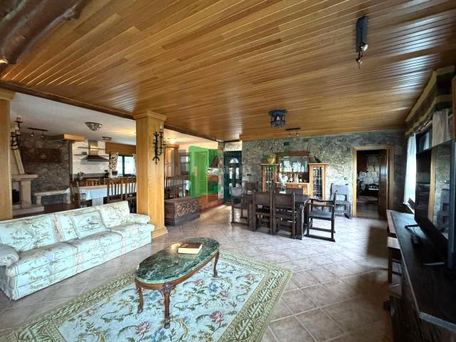 Chalet en venta en Prexigueiró, Ourense