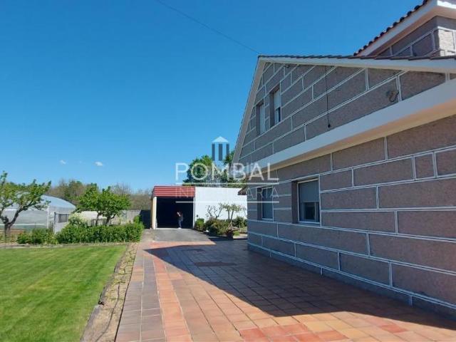 Villa en venta en O Pereiro De Aguiar, O Pereiro de Alén