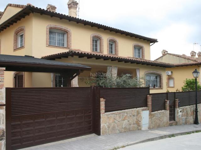 Villa en venta en Piedralaves