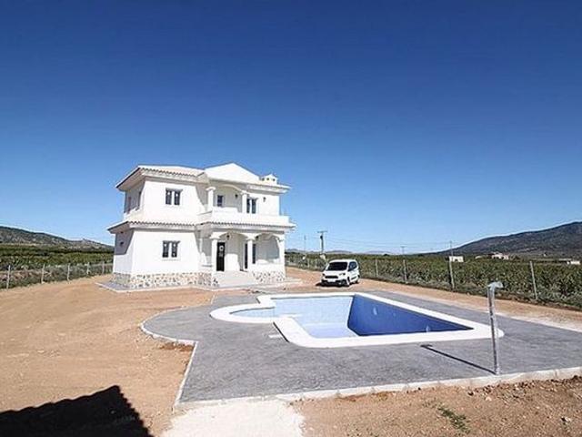 Chalet en venta en el Pinós / Pinoso, Alacant / Alicante