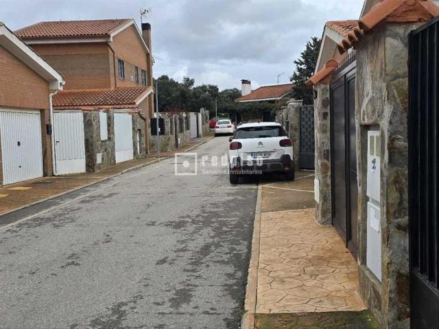 Chalet en venta en Pioz, Madrebuena