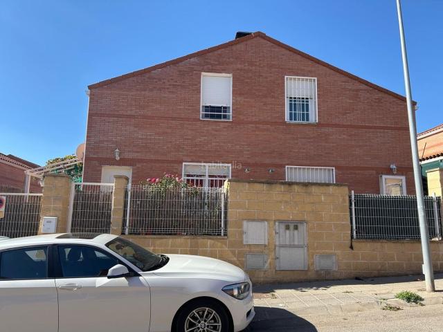 Chalet en venta en Madrebuena, Pioz