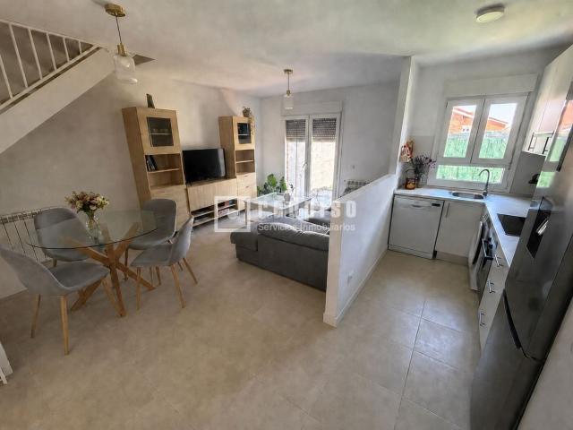Chalet en venta en Madrebuena, Pioz