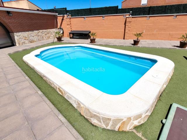 Villa en venta en Pioz, Madrebuena