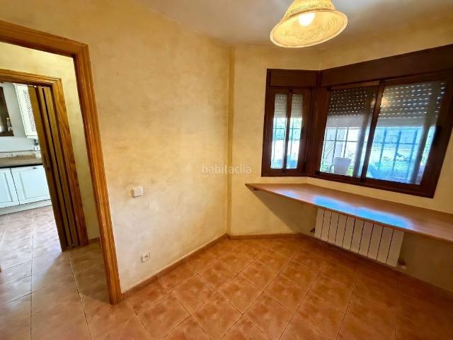 Chalet en venta en Madrebuena, Pioz