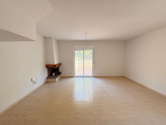 Chalet en venta en Madrebuena, Pioz