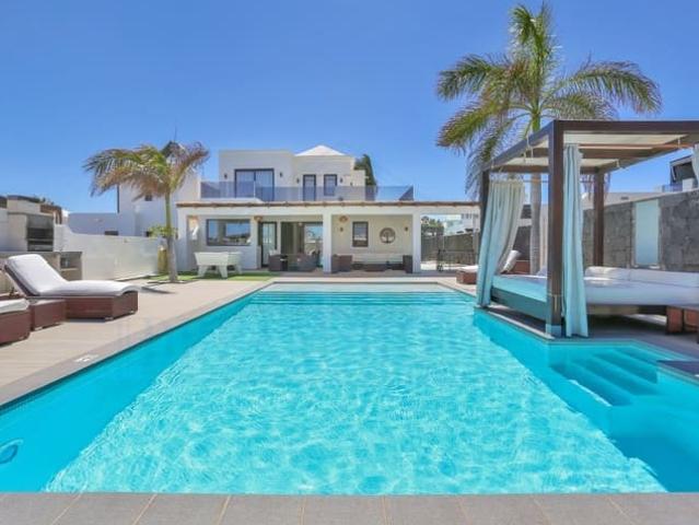 Villa en venta en Lanzarote, Montaña Roja