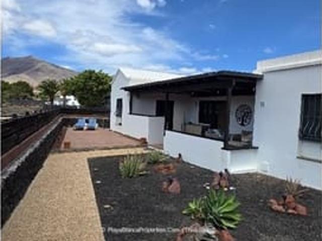 Chalet en venta en Playa Blanca, Yaiza