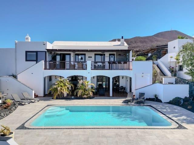 Villa en venta en Lanzarote, Montaña Roja
