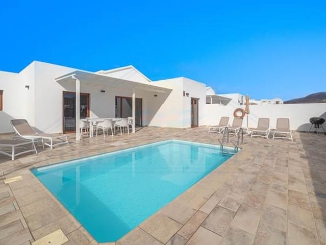 Villa en venta en Lanzarote, Montaña Roja