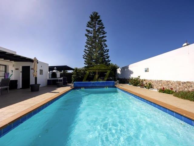 Chalet en venta en Playa Blanca, Yaiza