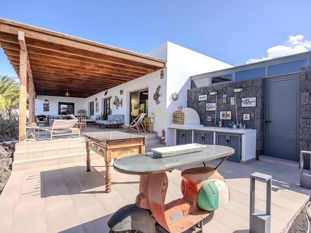 Villa en venta en Lanzarote, Montaña Roja