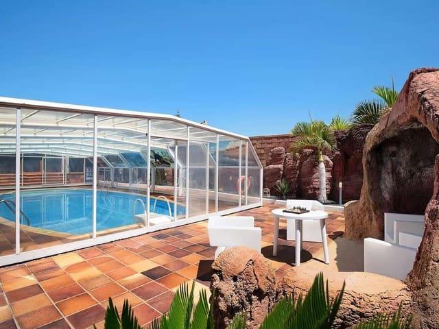 Villa en venta en Lanzarote, Montaña Roja