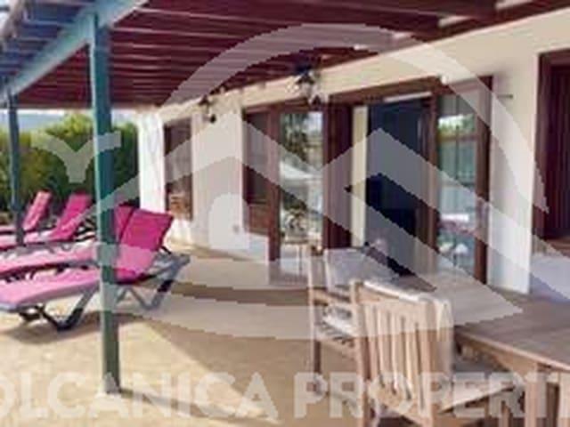 Chalet en venta en Playa Blanca, Yaiza
