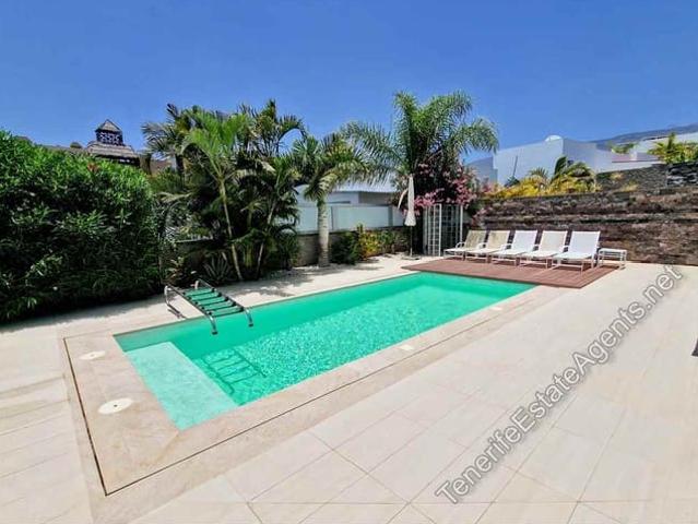 Chalet en venta en Costa Adeje, Adeje