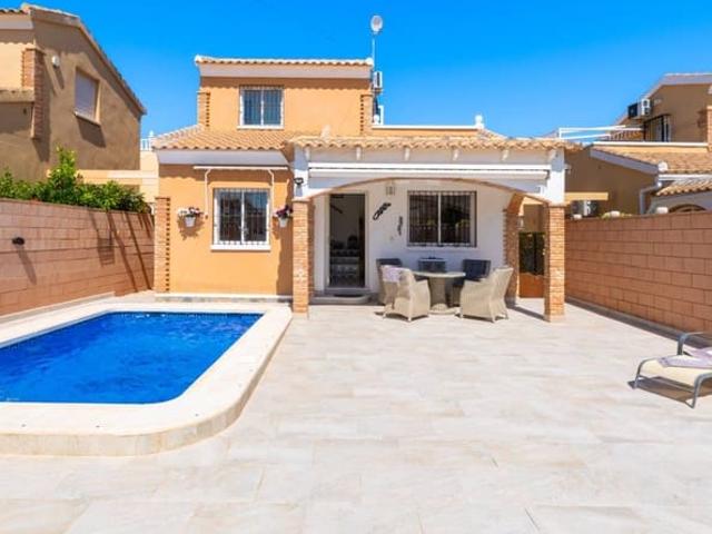 Chalet en venta en Urbanización La Zenia II, el Baix Segura / La Vega Baja