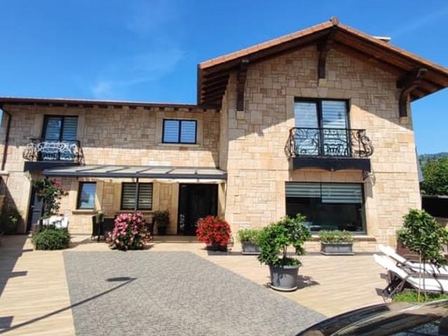 Villa en venta en Rasines, La Riba