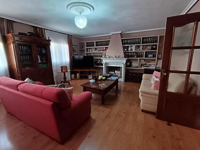 Chalet en venta en Renedo De Esgueva, Castilla y León