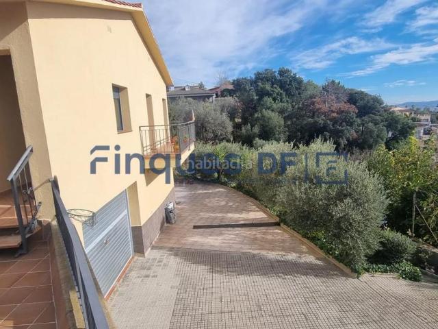Villa en venta en Riudarenes