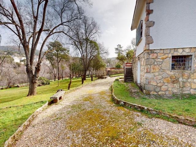 Chalet en venta en Robledo De Chavela, Madrid
