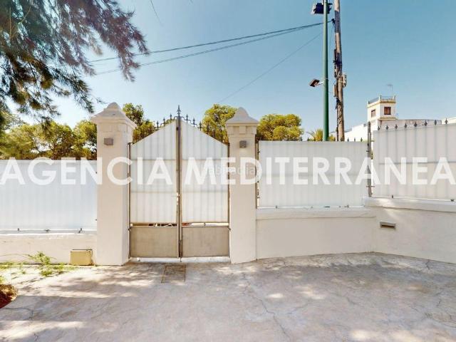 Chalet en venta en l'Horta Nord, Valencia