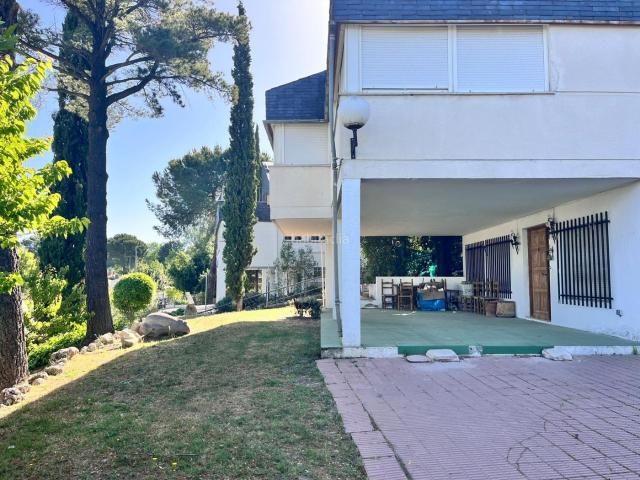 Chalet en venta en Rozas De Puerto Real, Madrid