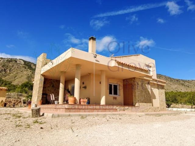 Chalet en venta en Cecilia Bartolomé (Mujeres Libres), l'Alt Vinalopó / El Alto Vinalopó