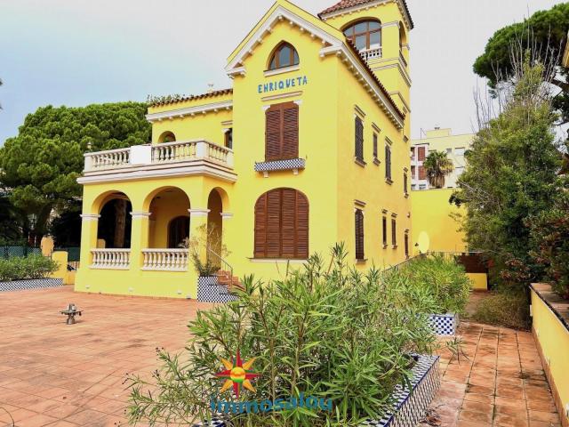 Chalet en venta en Salou