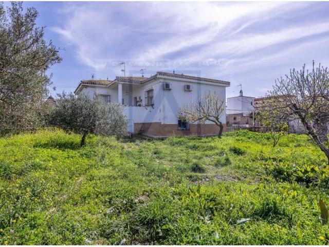 Casa en venta en Salteras, Andalucía