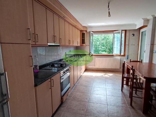 Chalet en venta en San Cibrao das Viñas, Ourense