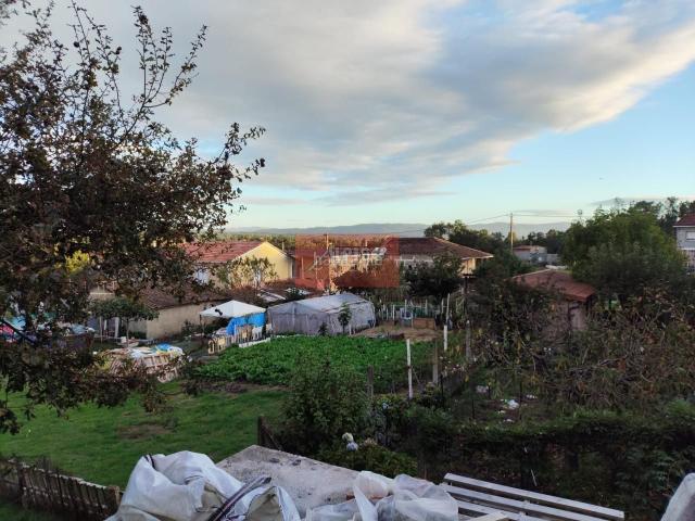 Chalet en venta en San Cibrao das Viñas, Ourense