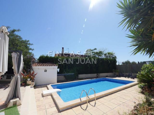 Chalet en venta en Platja de Mutxavista, l'Alacantí