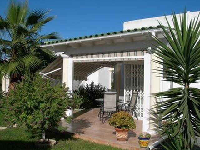 Chalet en venta en San Juan de los Terreros, Pulpí
