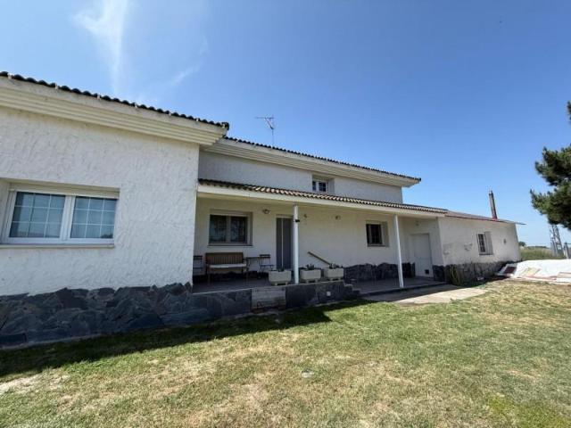 Chalet en venta en Sanchonuño, Castilla y León