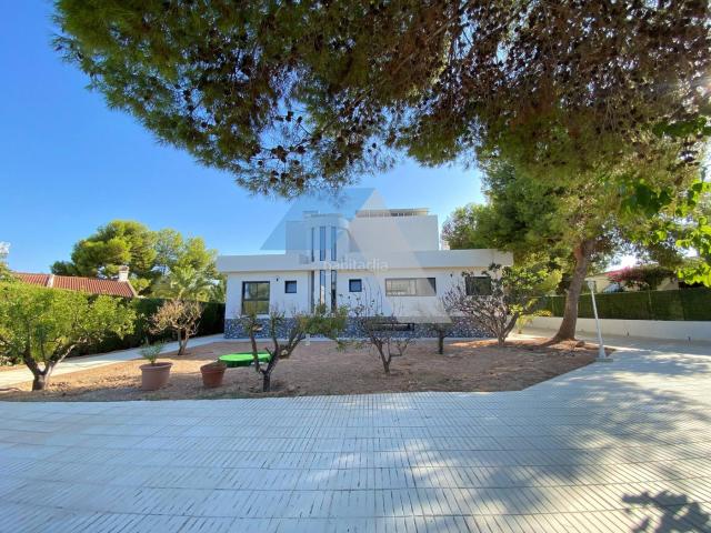 Villa en venta en San Vicente Del Raspeig, la Borinquen