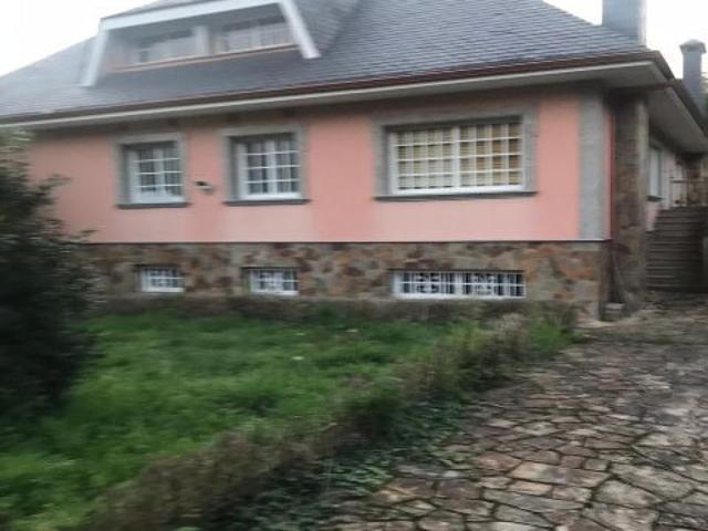 Casa en venta en Oleiros, A Coruña