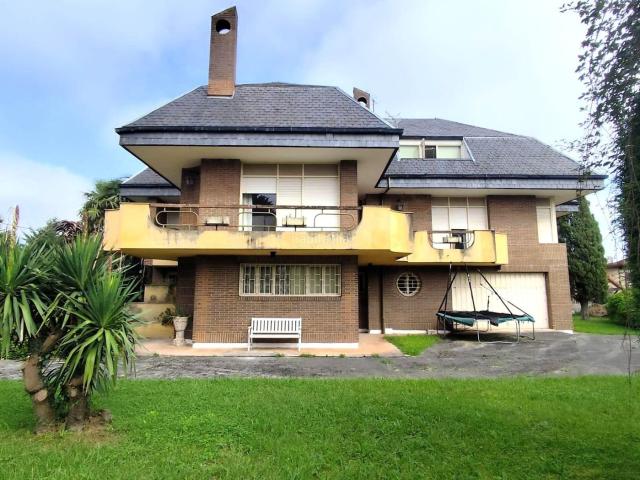 Chalet en venta en La Abadilla, Santa María De Cayón