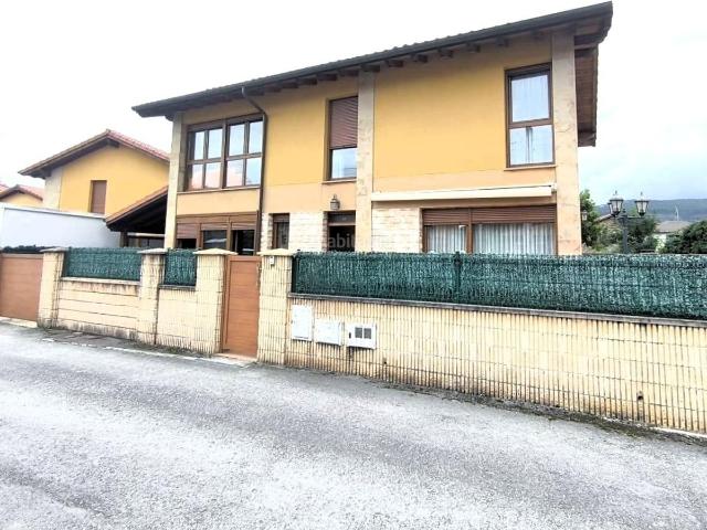 Chalet en venta en La Abadilla, Santa María De Cayón