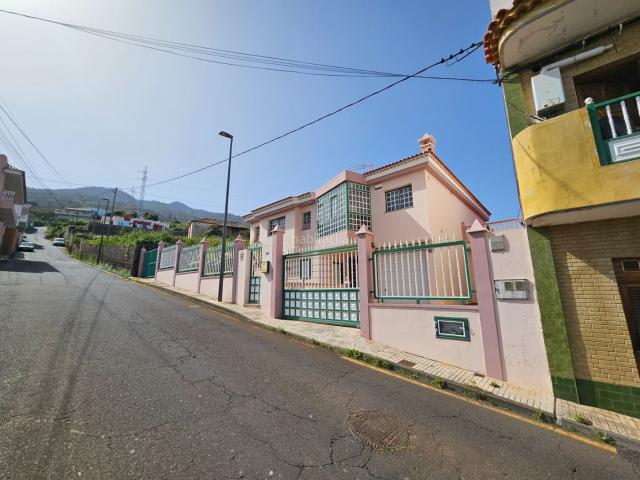 Chalet en venta en Santa Úrsula, Canarias