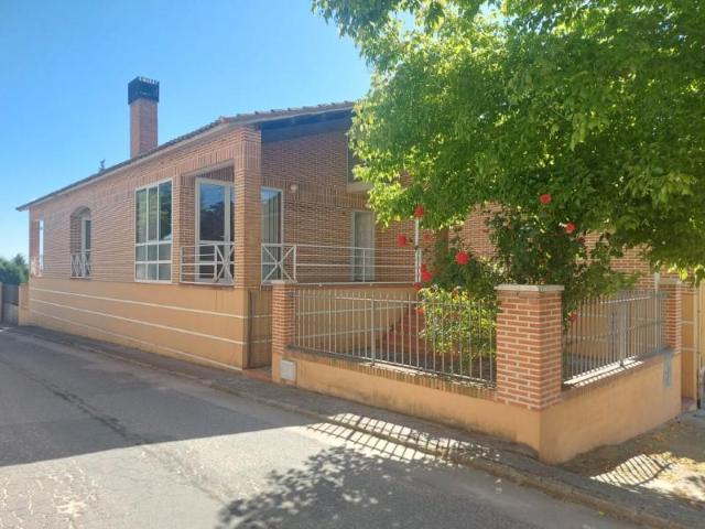Chalet en venta en Santiuste De San Juan Bautista, Castilla y León