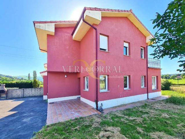 Chalet en venta en Sariego, Asturias