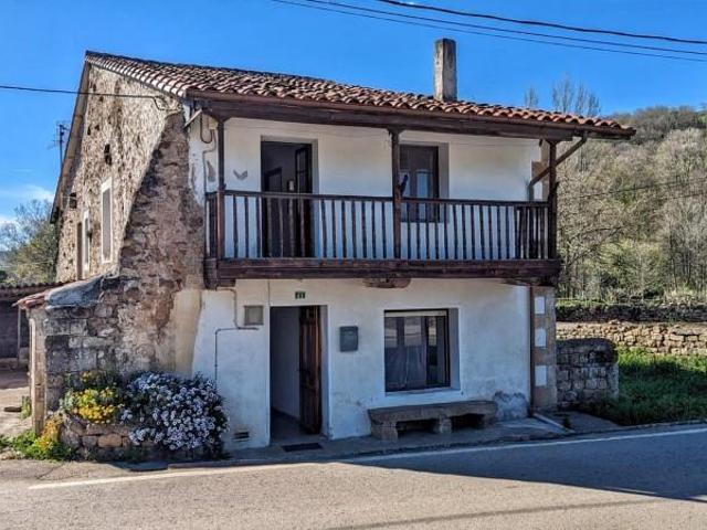Chalet en venta en Saro, Cantabria