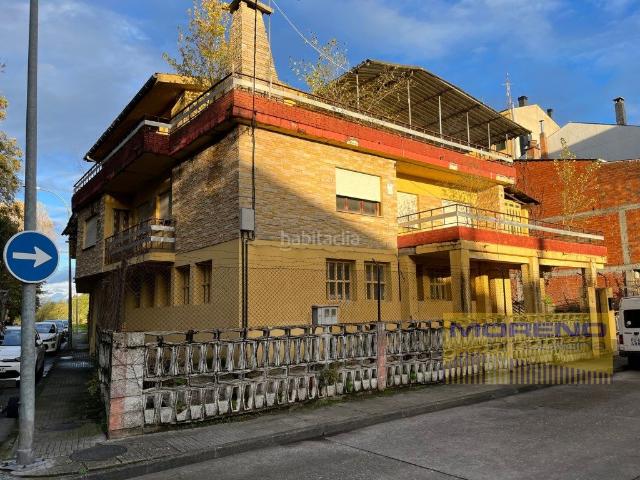 Chalet en venta en Sarria