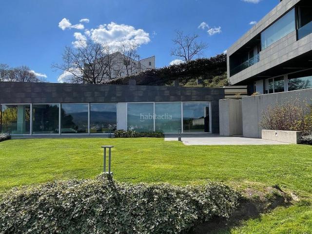Chalet en venta en Sarria