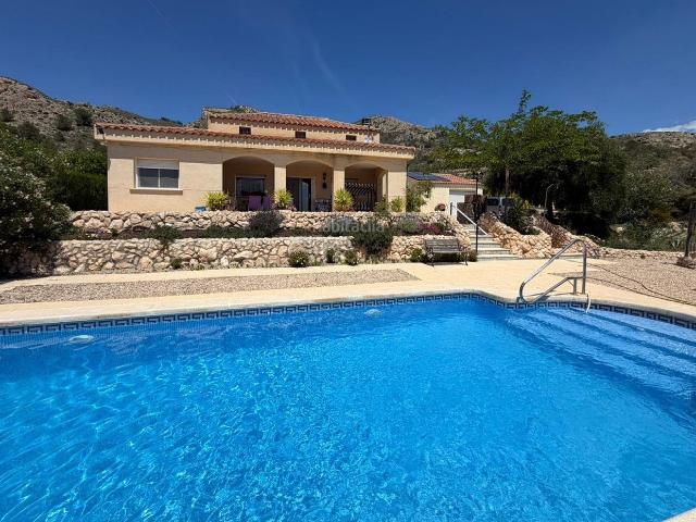 Chalet en venta en l'Alt Vinalopó / El Alto Vinalopó, Valencia