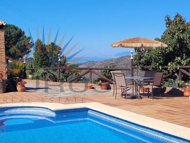 Chalet en venta en Sayalonga, Málaga