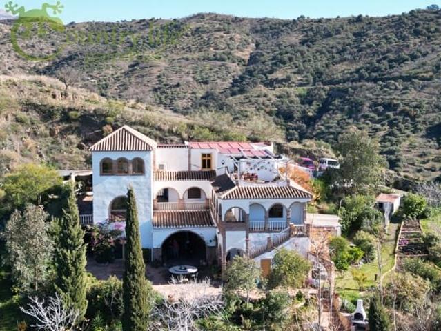 Villa en venta en Sedella