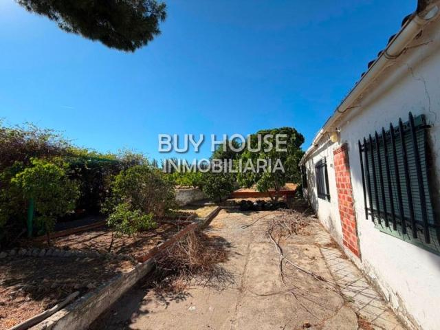Chalet en venta en Serranillos Del Valle, Madrid