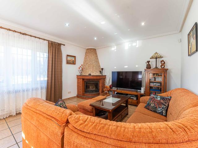 Chalet en venta en Serranillos Del Valle, Madrid