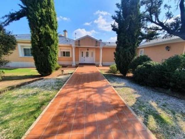Chalet en venta en Sevilla La Nueva, Madrid